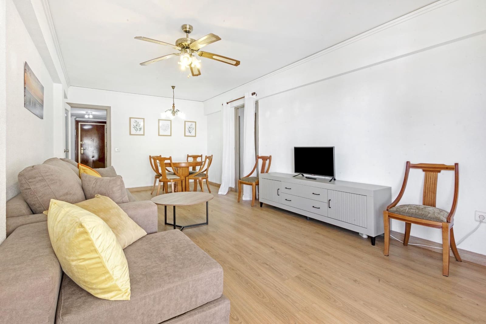 3 bedroom Apartment for rent in Gandia - € 3,100 (Ref: 8680951)