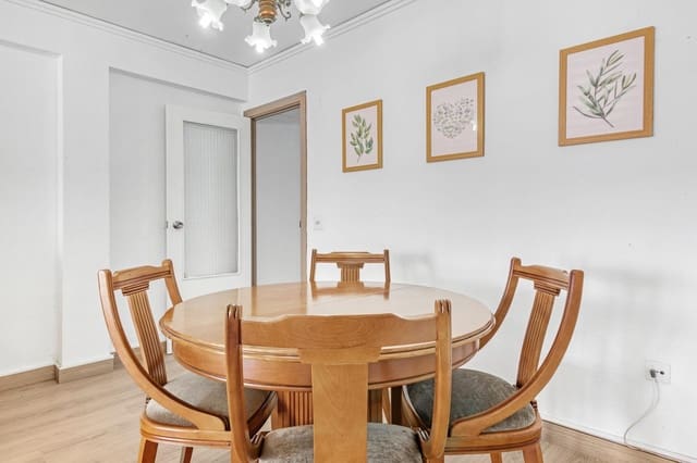 3 Zimmer Apartment zu vermieten in Gandia - 3.100 € (Ref: 8680951)