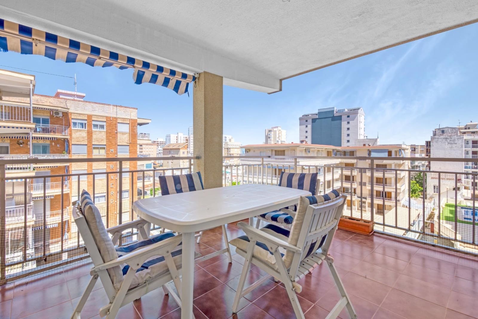 3 bedroom Apartment for rent in Gandia - € 3,100 (Ref: 8680951)