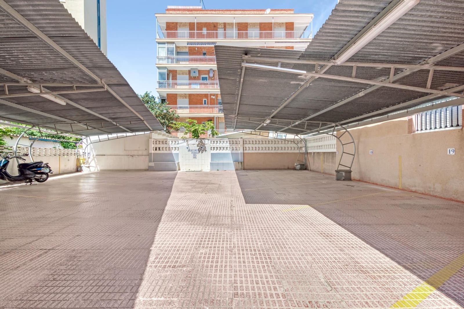 3 bedroom Apartment for rent in Gandia - € 3,100 (Ref: 8680951)