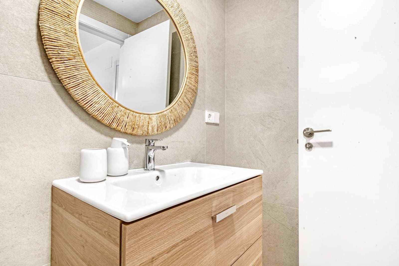 2 quarto Apartamento para arrendar em Gandia com piscina - 4 200 € (Ref: 8687661)