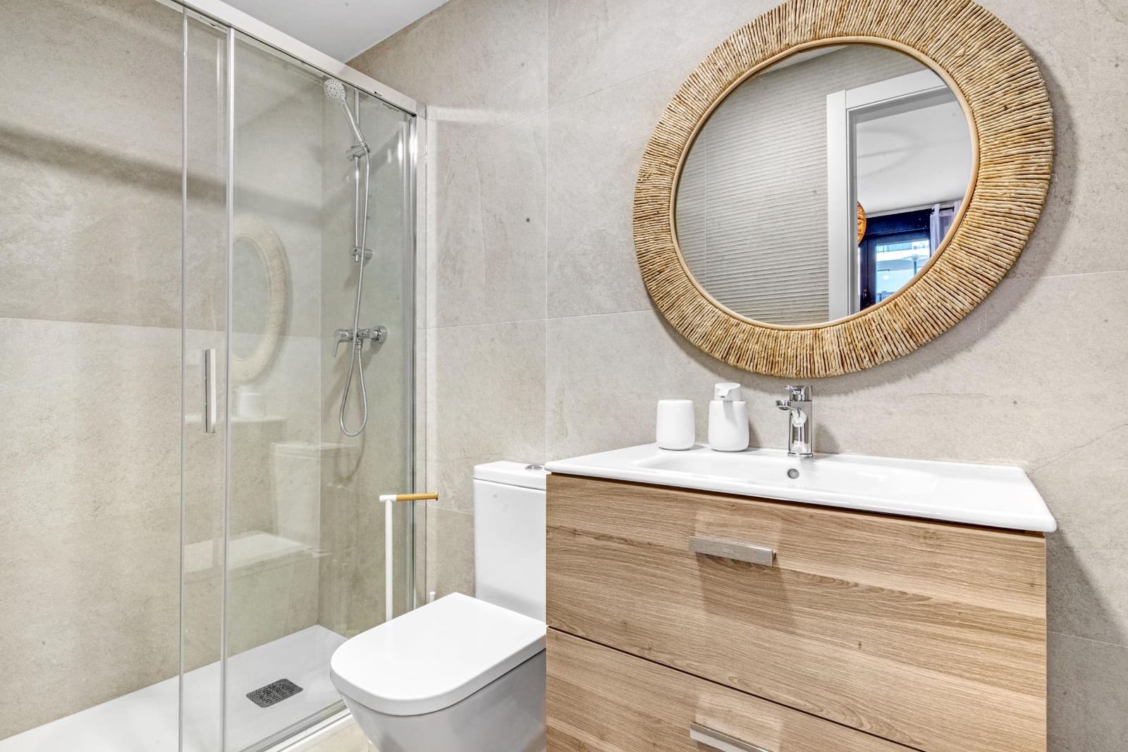 2 quarto Apartamento para arrendar em Gandia com piscina - 4 200 € (Ref: 8687661)