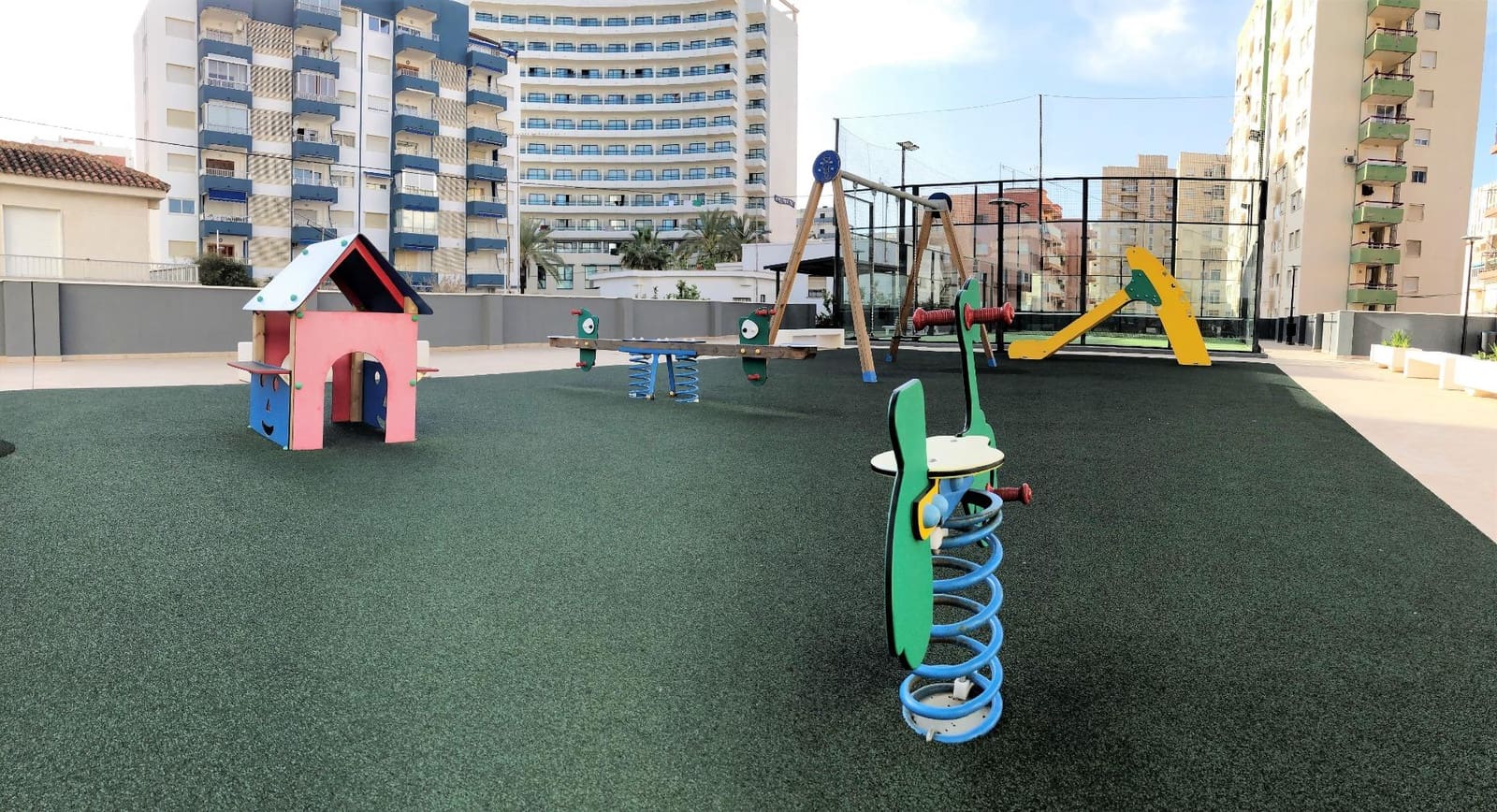 2 quarto Apartamento para arrendar em Gandia com piscina - 4 200 € (Ref: 8687661)