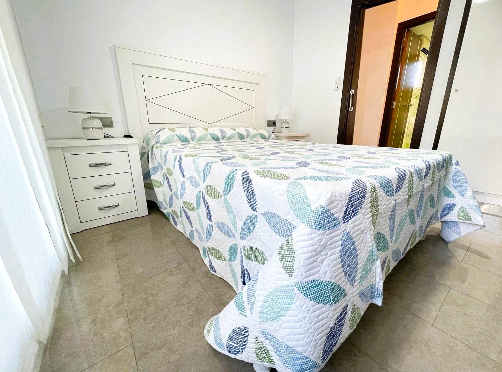 1 bedroom Apartment for rent in Gandia with pool - € 2,900 (Ref: 8802217)