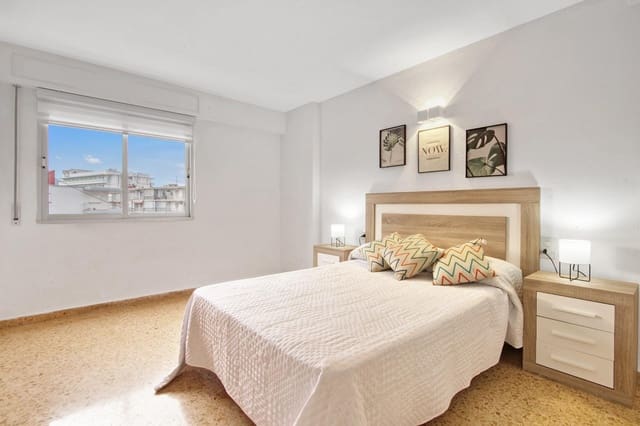 Apartamento de 3 habitaciones en Gandia en alquiler con piscina - 4.000 € (Ref: 8817782)