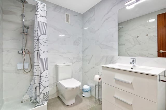 Apartamento de 3 habitaciones en Gandia en alquiler con piscina - 4.000 € (Ref: 8817782)