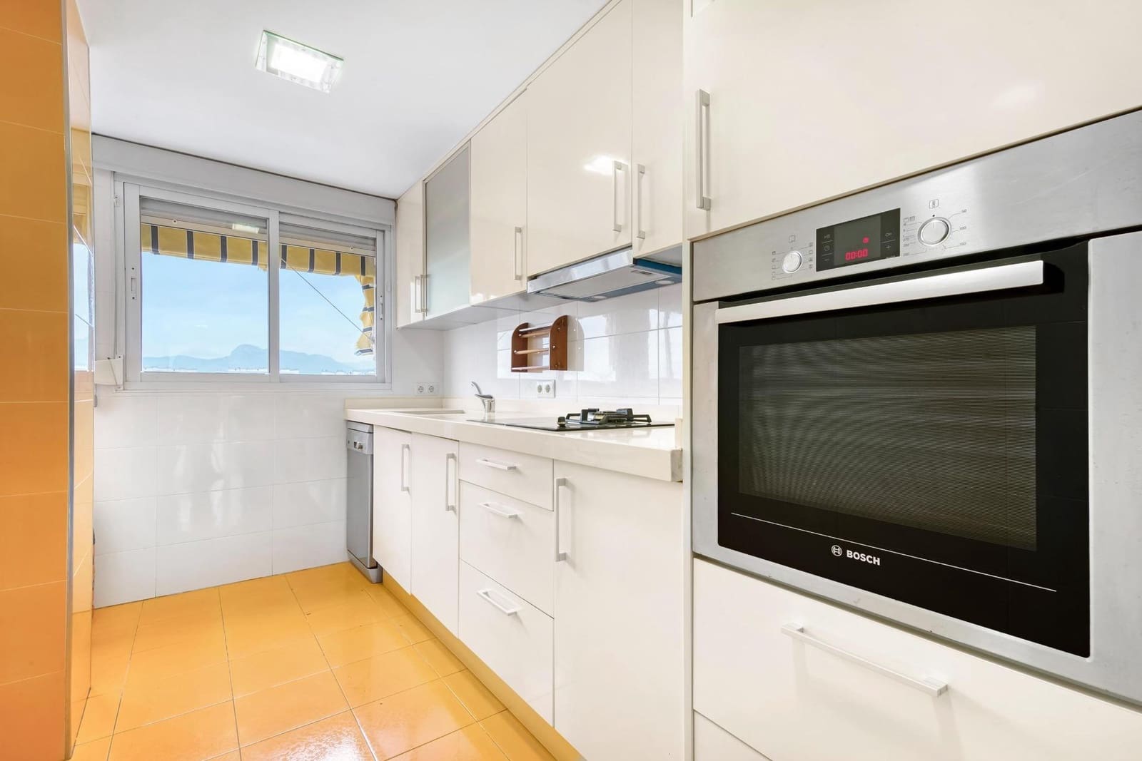 2 bedroom Apartment for rent in Gandia with pool - € 3,200 (Ref: 8817783)