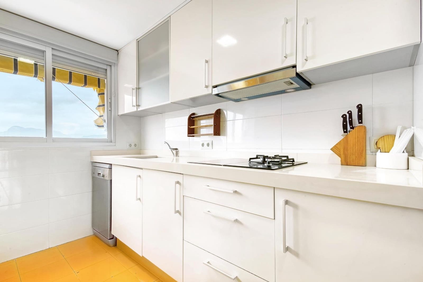 2 bedroom Apartment for rent in Gandia with pool - € 3,200 (Ref: 8817783)