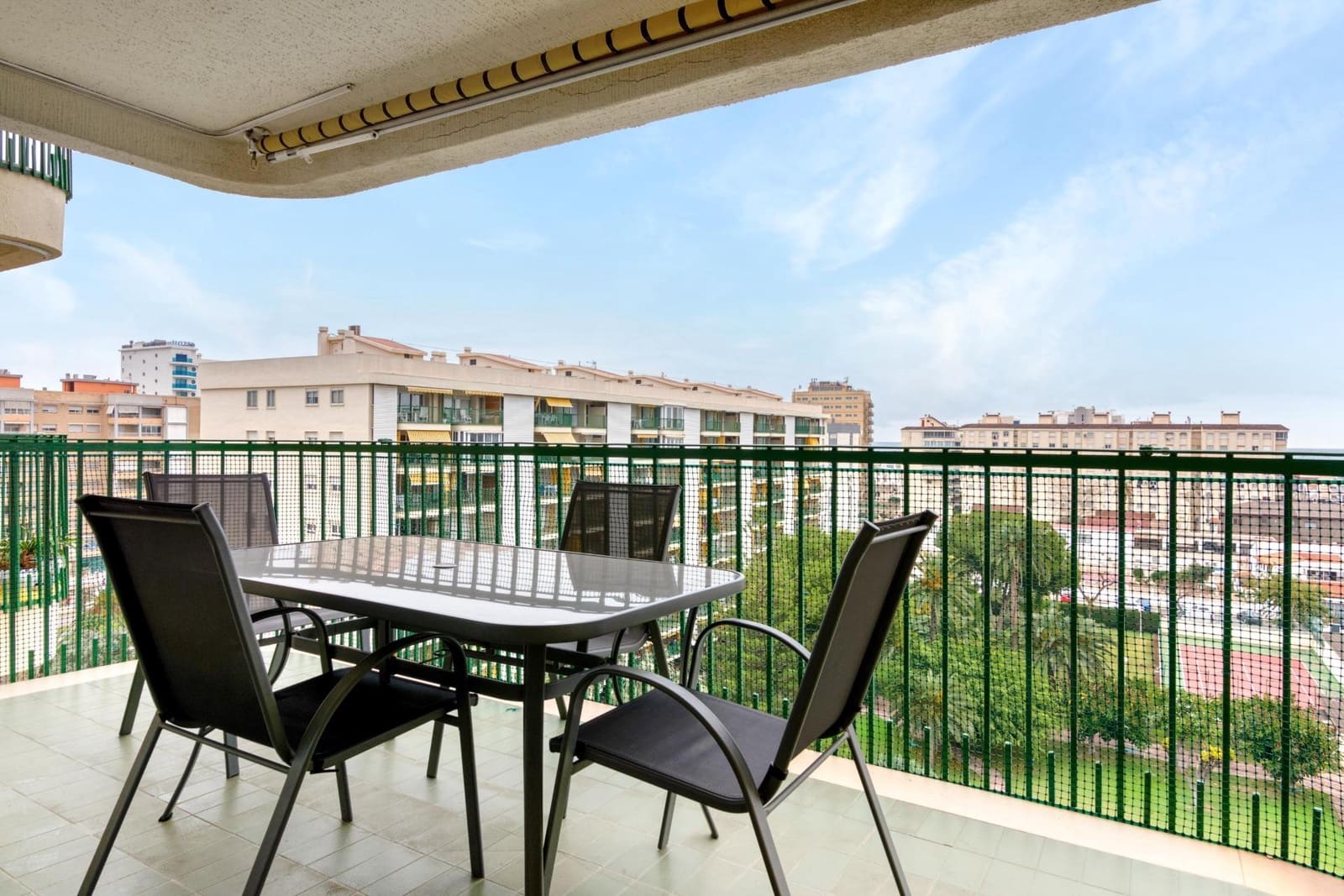 2 bedroom Apartment for rent in Gandia with pool - € 3,200 (Ref: 8817783)