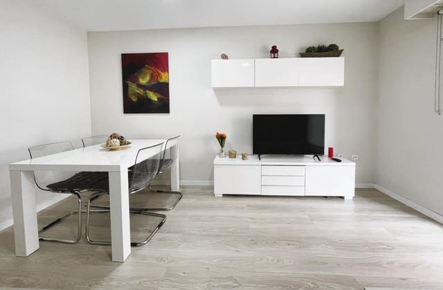 2 soverom Leilighet til leie i Gandia med svømmebasseng - € 3 200 (Ref: 8935140)