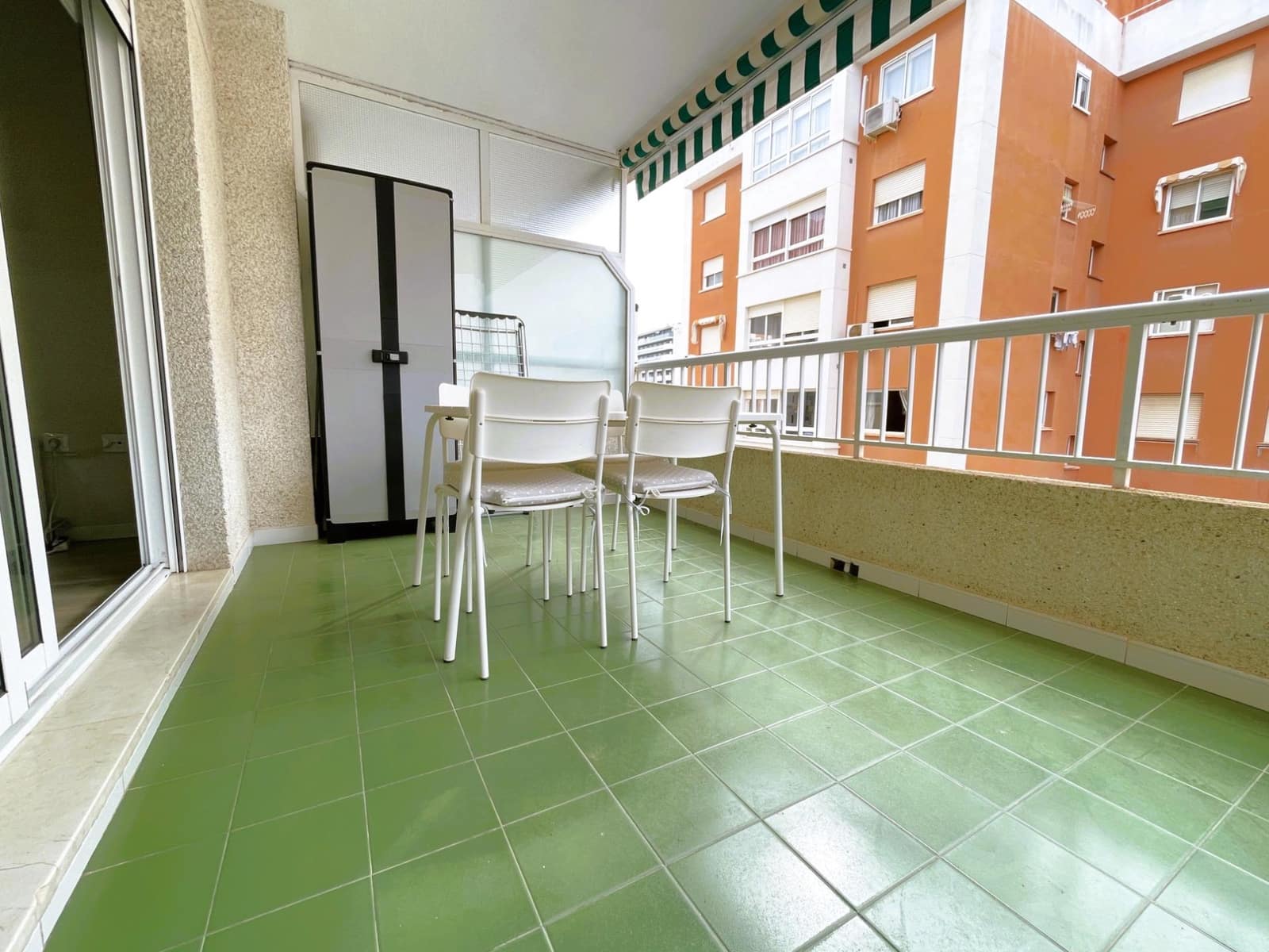 2 soverom Leilighet til leie i Gandia med svømmebasseng - € 3 200 (Ref: 8935140)