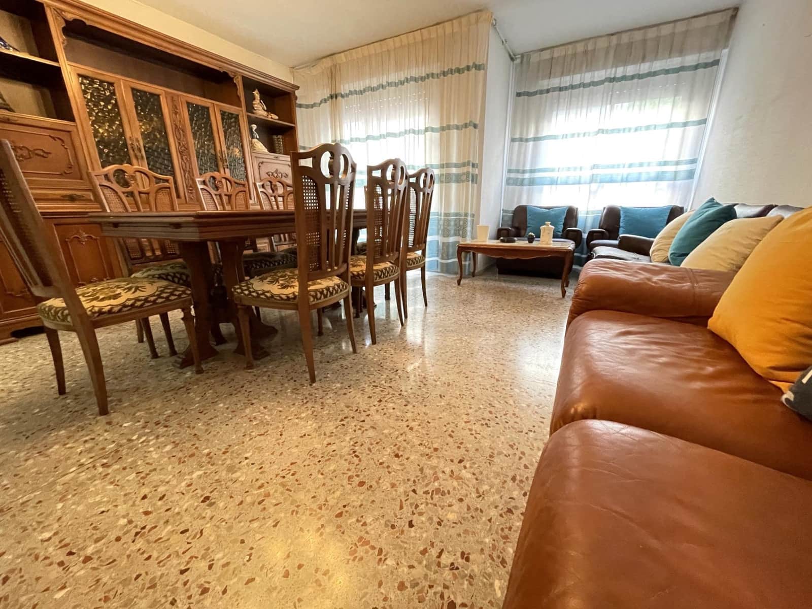 4 soverom Leilighet til salgs i Gandia - € 185 000 (Ref: 8936679)