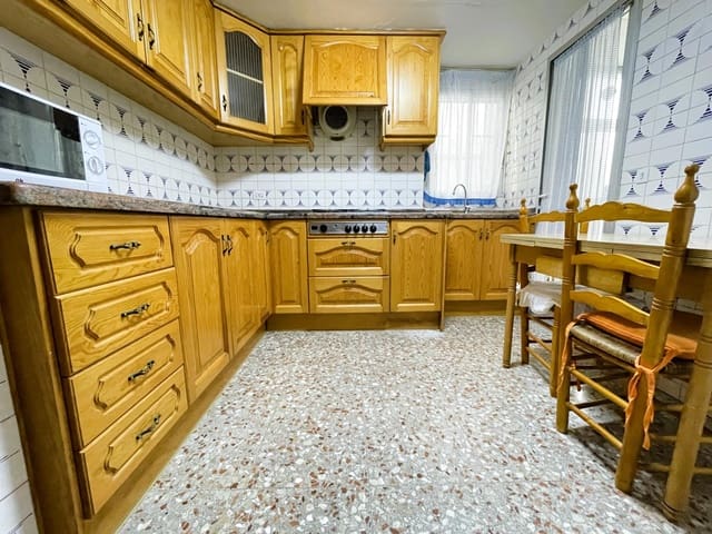 4 sovrum Lägenhet till salu i Gandia - 185 000 € (Ref: 8936679)