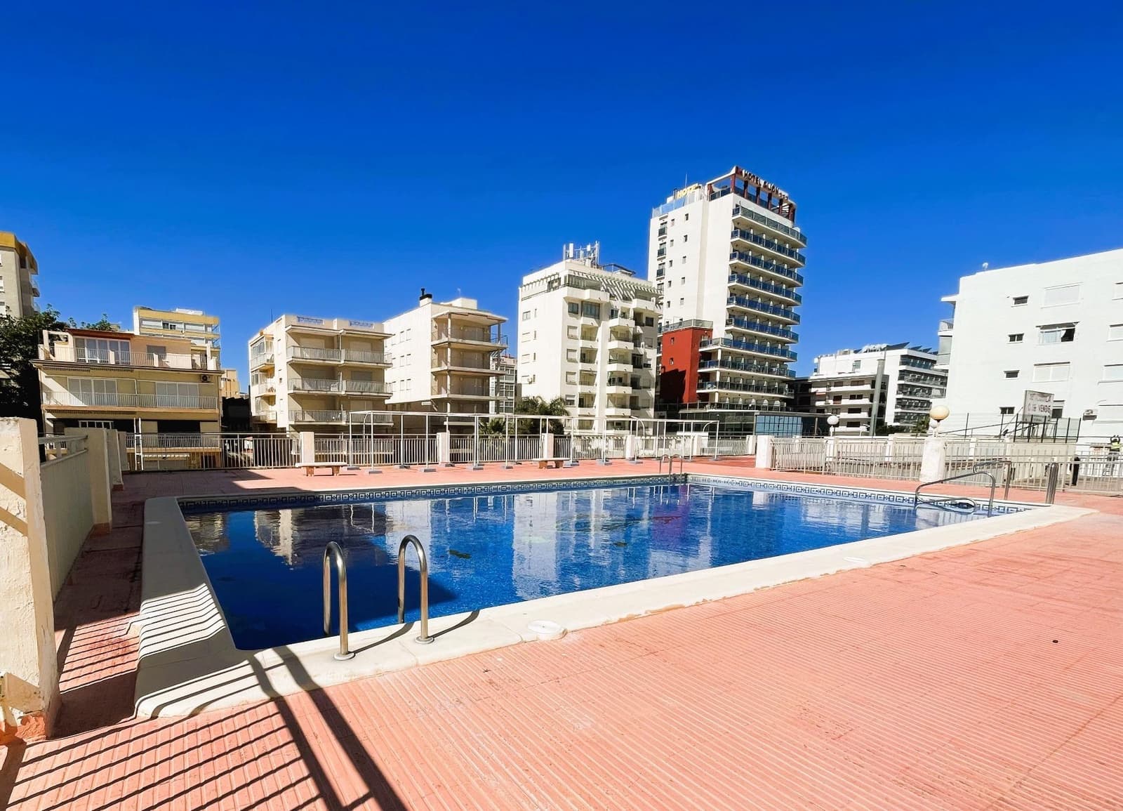 3 Zimmer Apartment zu vermieten in Gandia mit Pool Garage - 950 € (Ref: 9029822)