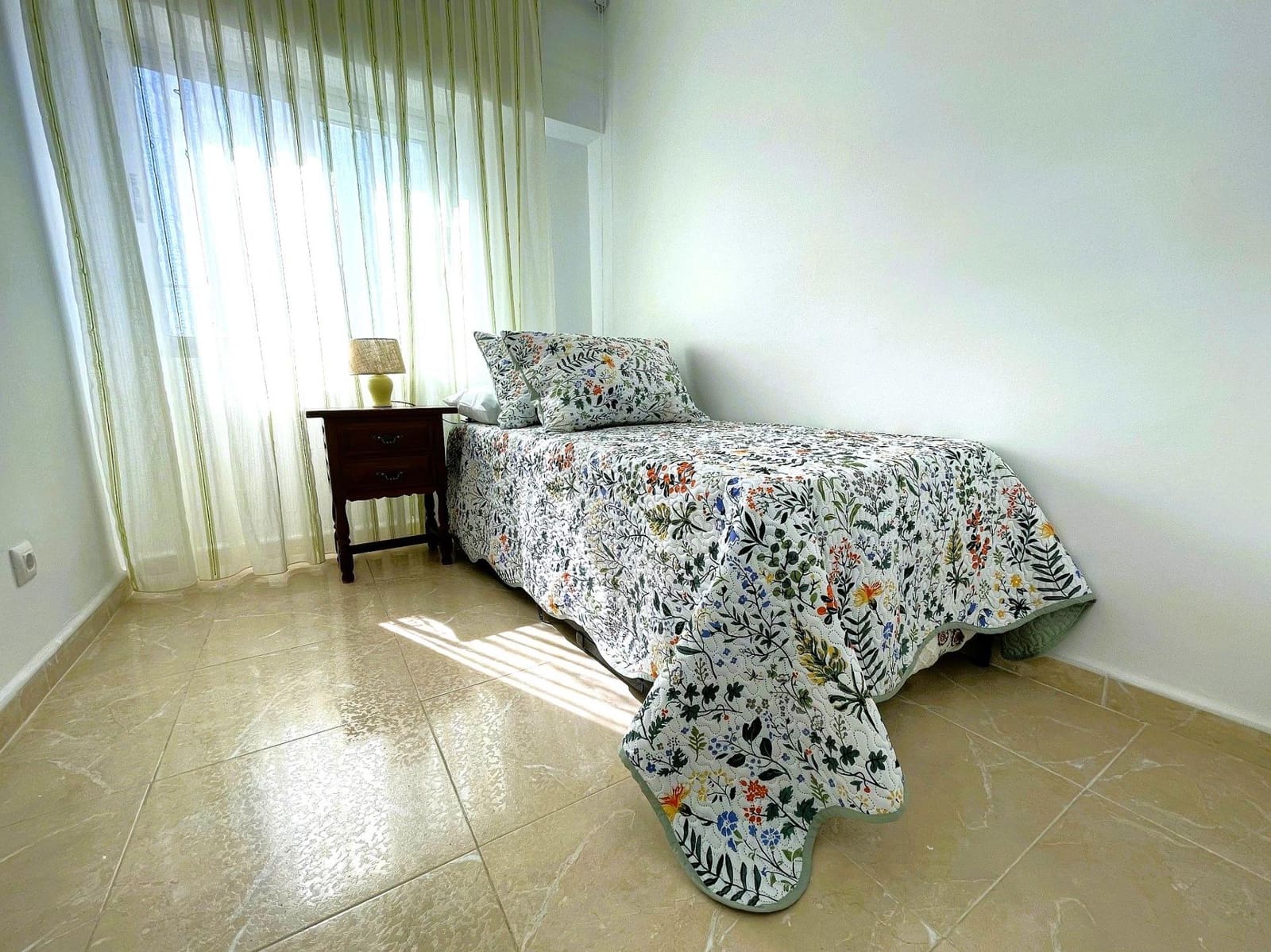 3 Zimmer Apartment zu vermieten in Gandia mit Pool Garage - 950 € (Ref: 9029822)