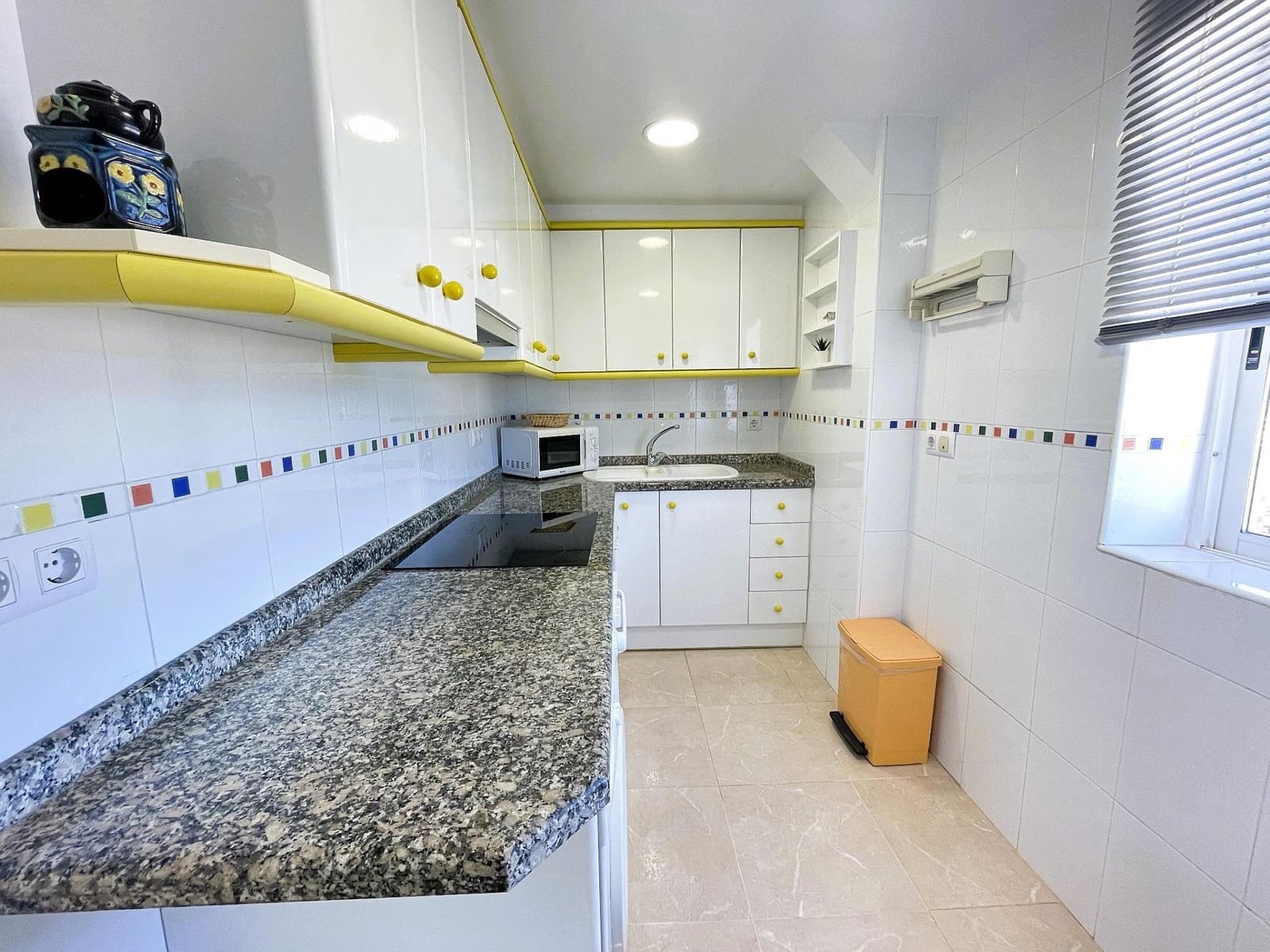 3 Zimmer Apartment zu vermieten in Gandia mit Pool Garage - 950 € (Ref: 9029822)