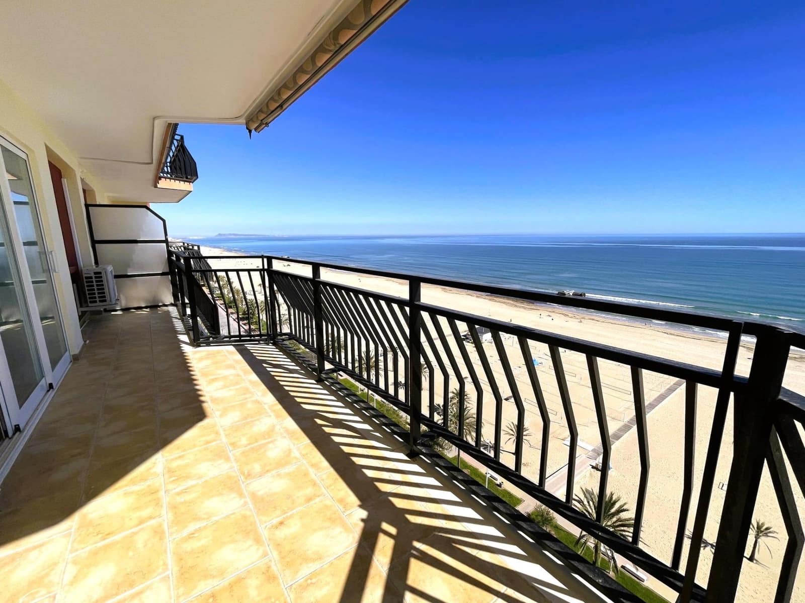 3 Zimmer Apartment zu vermieten in Gandia mit Pool Garage - 950 € (Ref: 9029822)