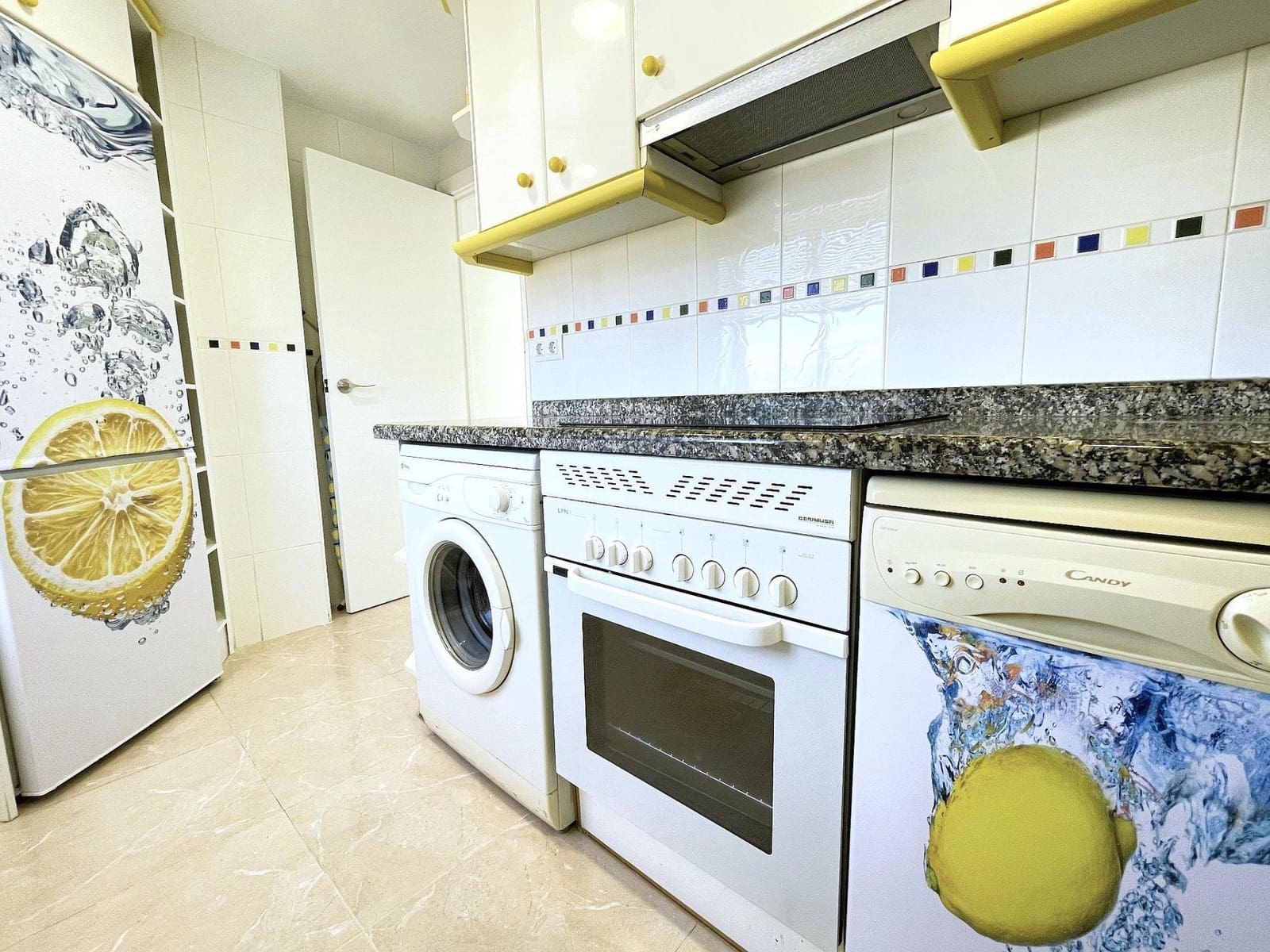 3 Zimmer Apartment zu vermieten in Gandia mit Pool Garage - 950 € (Ref: 9029822)