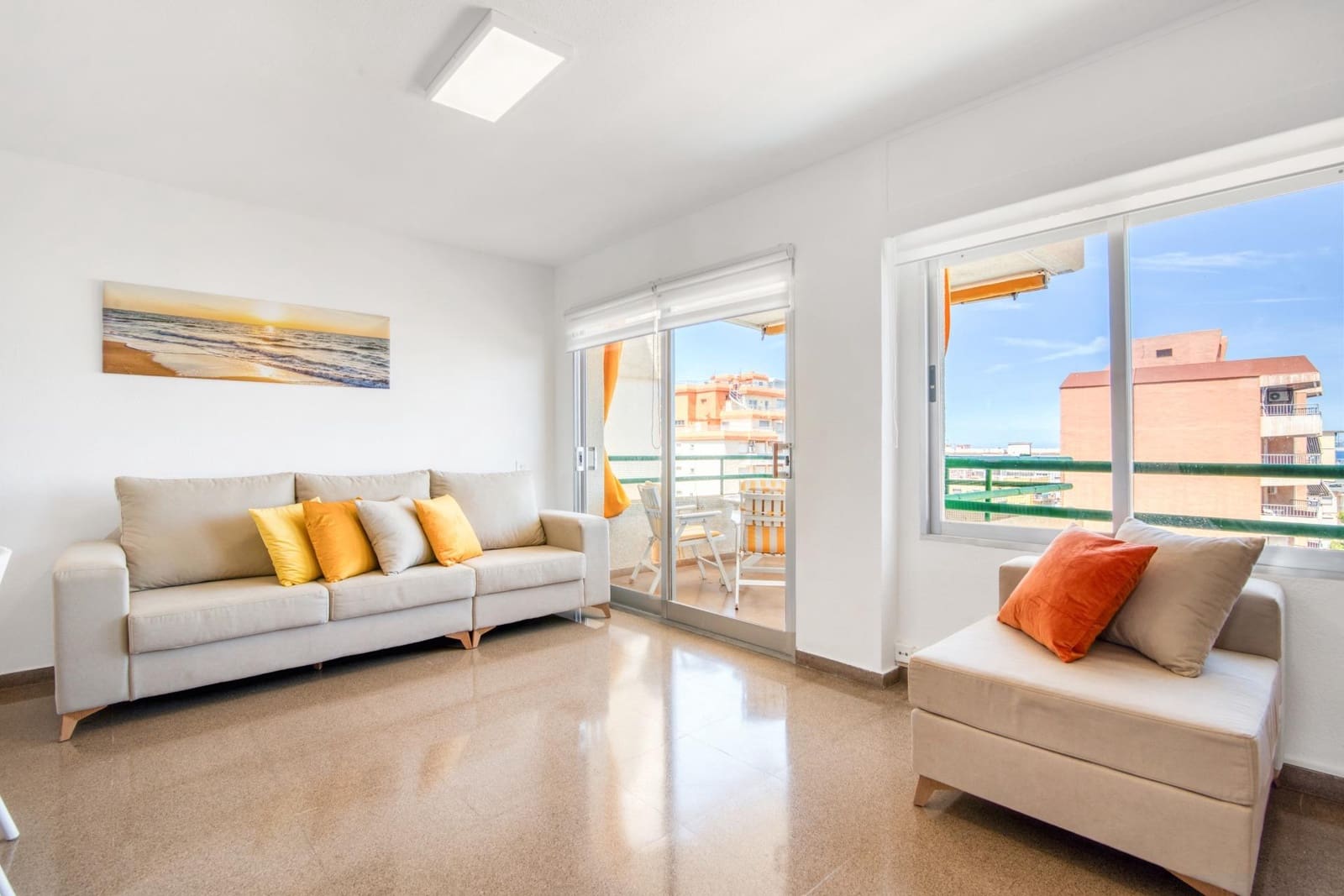 3 Zimmer Apartment zu vermieten in Gandia mit Pool Garage - 900 € (Ref: 9029823)