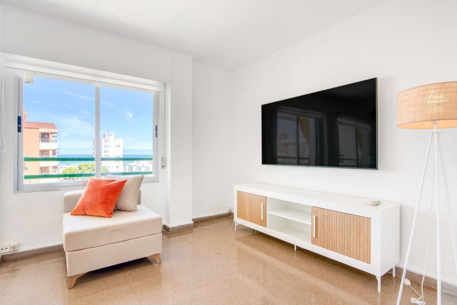 3 Zimmer Apartment zu vermieten in Gandia mit Pool Garage - 900 € (Ref: 9029823)
