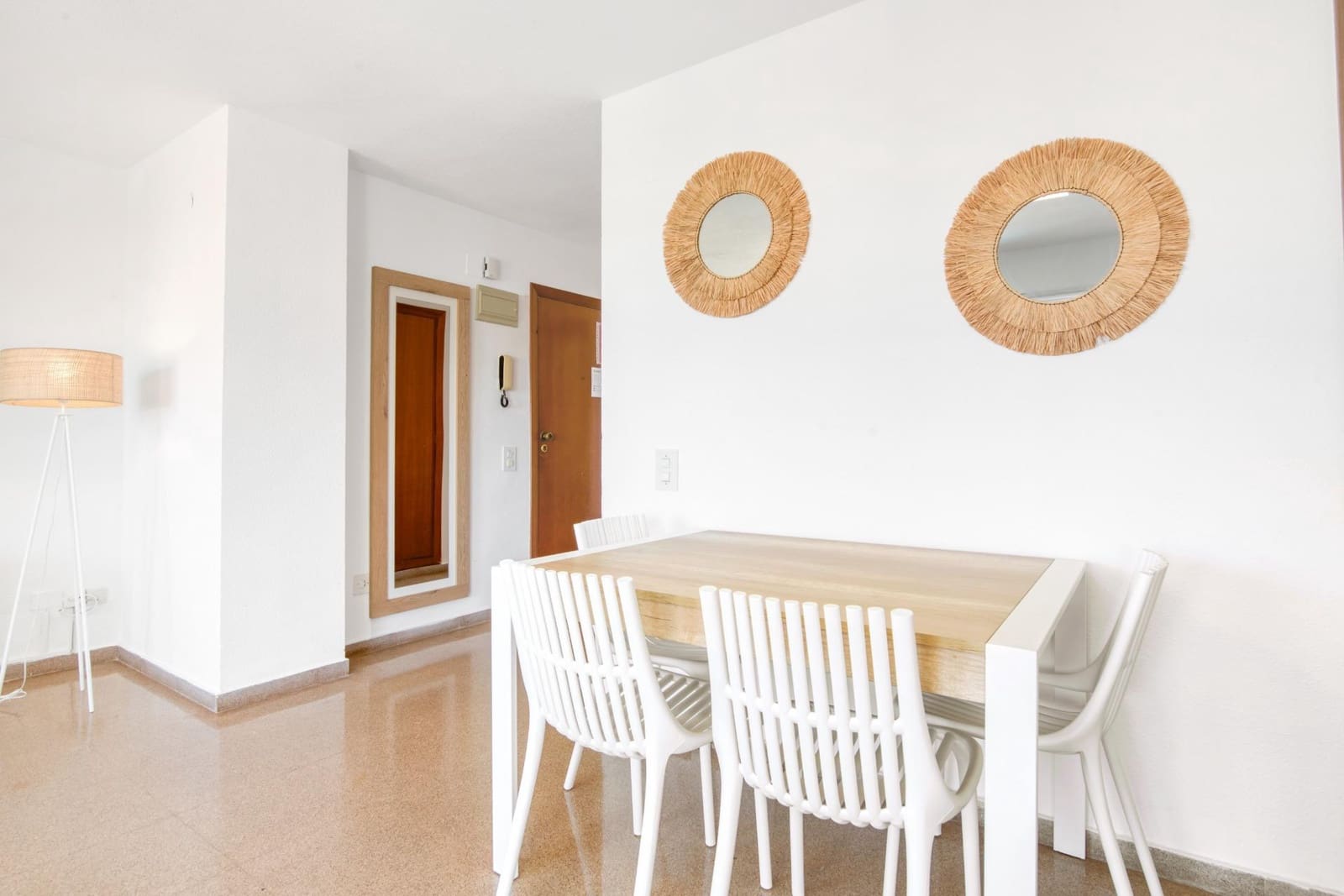 3 Zimmer Apartment zu vermieten in Gandia mit Pool Garage - 900 € (Ref: 9029823)