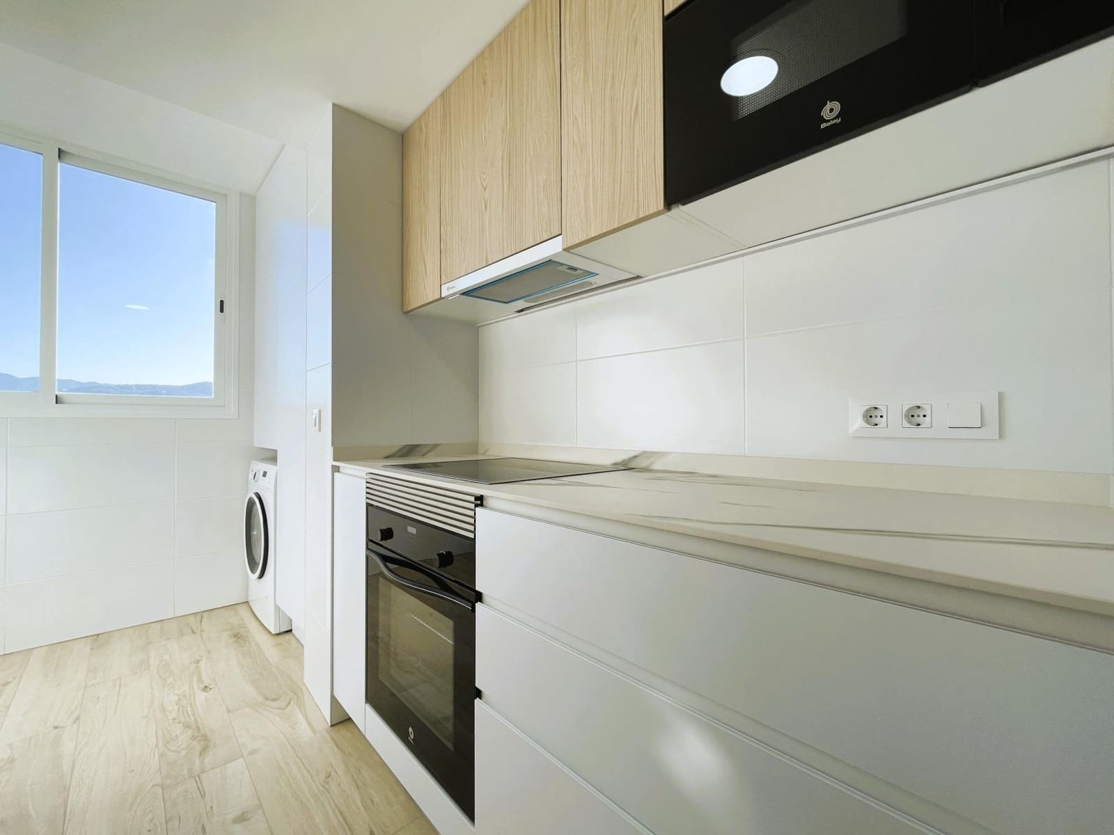 3 Zimmer Apartment zu vermieten in Gandia mit Pool Garage - 900 € (Ref: 9029823)