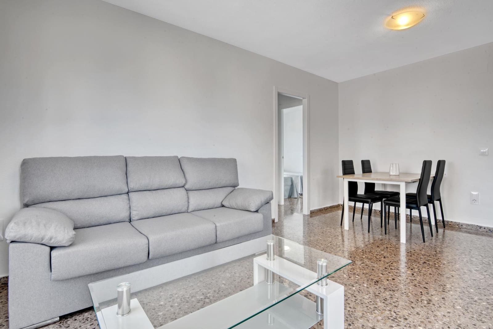 2 slaapkamer Appartement te huur in Gandia met zwembad - € 600 (Ref: 9029825)