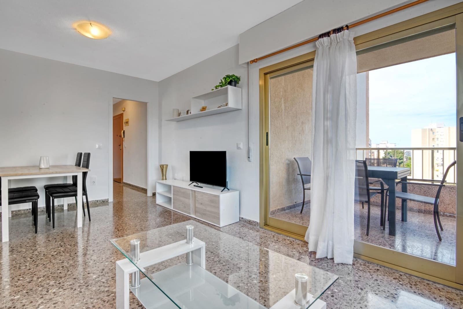 2 slaapkamer Appartement te huur in Gandia met zwembad - € 600 (Ref: 9029825)