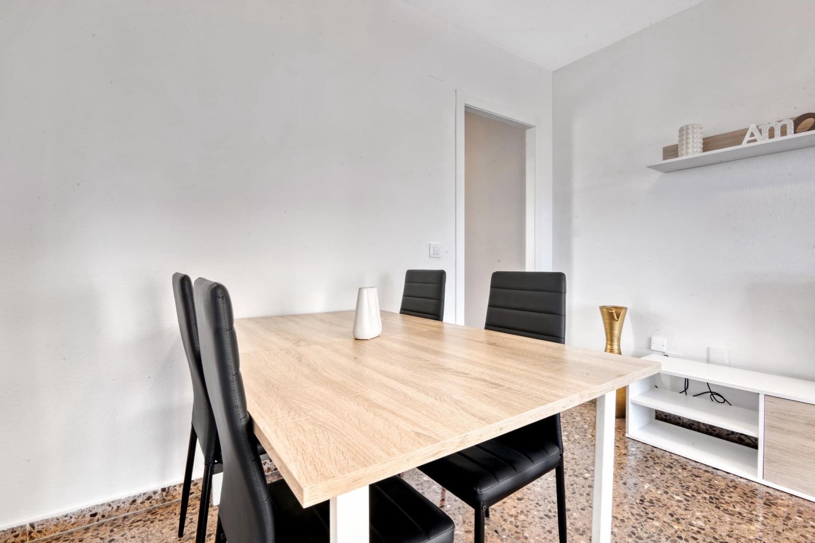 2 slaapkamer Appartement te huur in Gandia met zwembad - € 600 (Ref: 9029825)