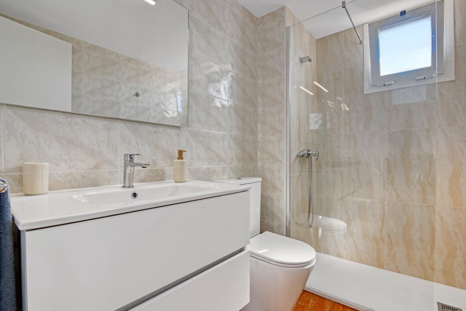 2 slaapkamer Appartement te huur in Gandia met zwembad - € 600 (Ref: 9029825)