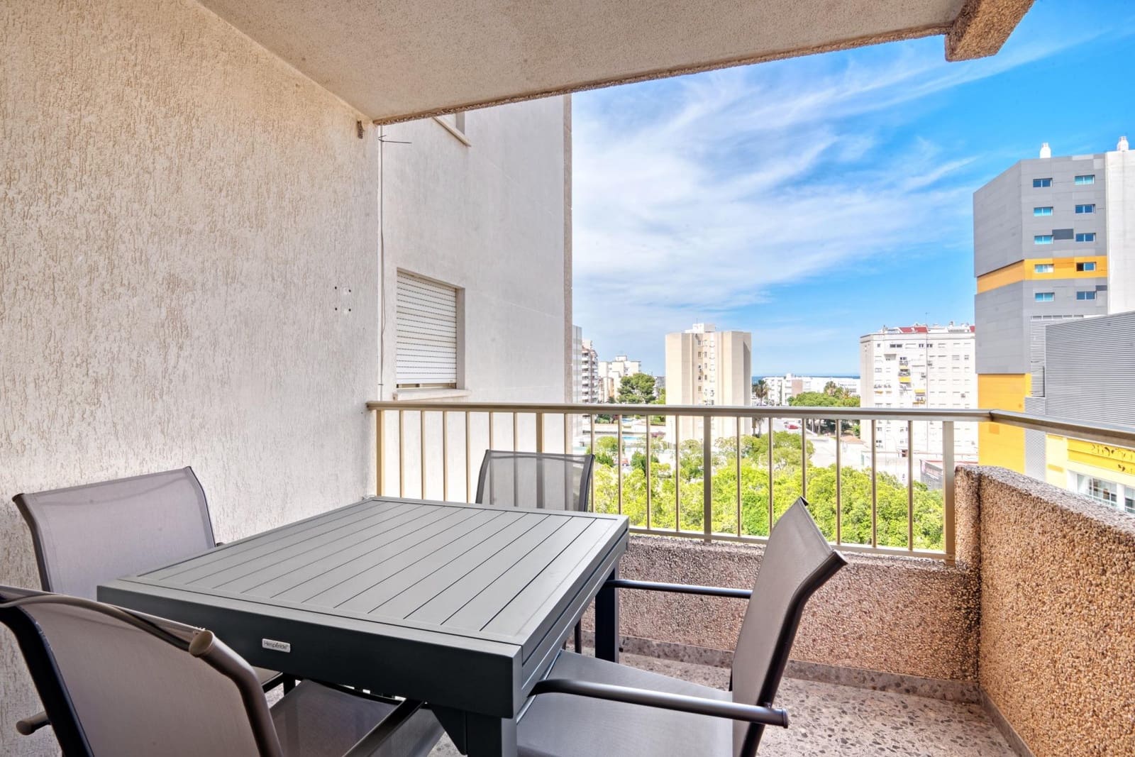 2 slaapkamer Appartement te huur in Gandia met zwembad - € 600 (Ref: 9029825)