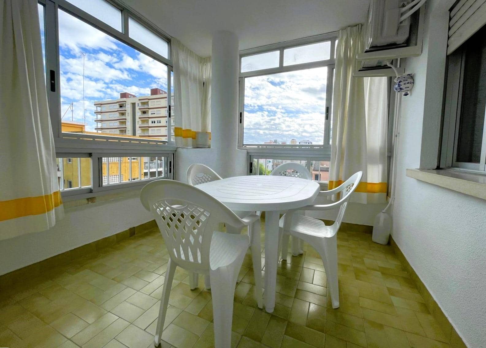 2 soverom Leilighet til leie i Gandia - € 550 (Ref: 9029826)