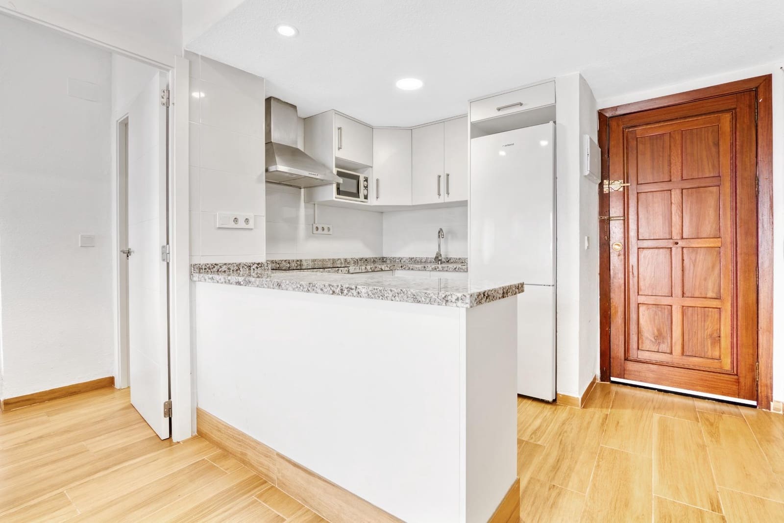 1 Zimmer Apartment zu vermieten in Gandia mit Pool - 570 € (Ref: 9029833)