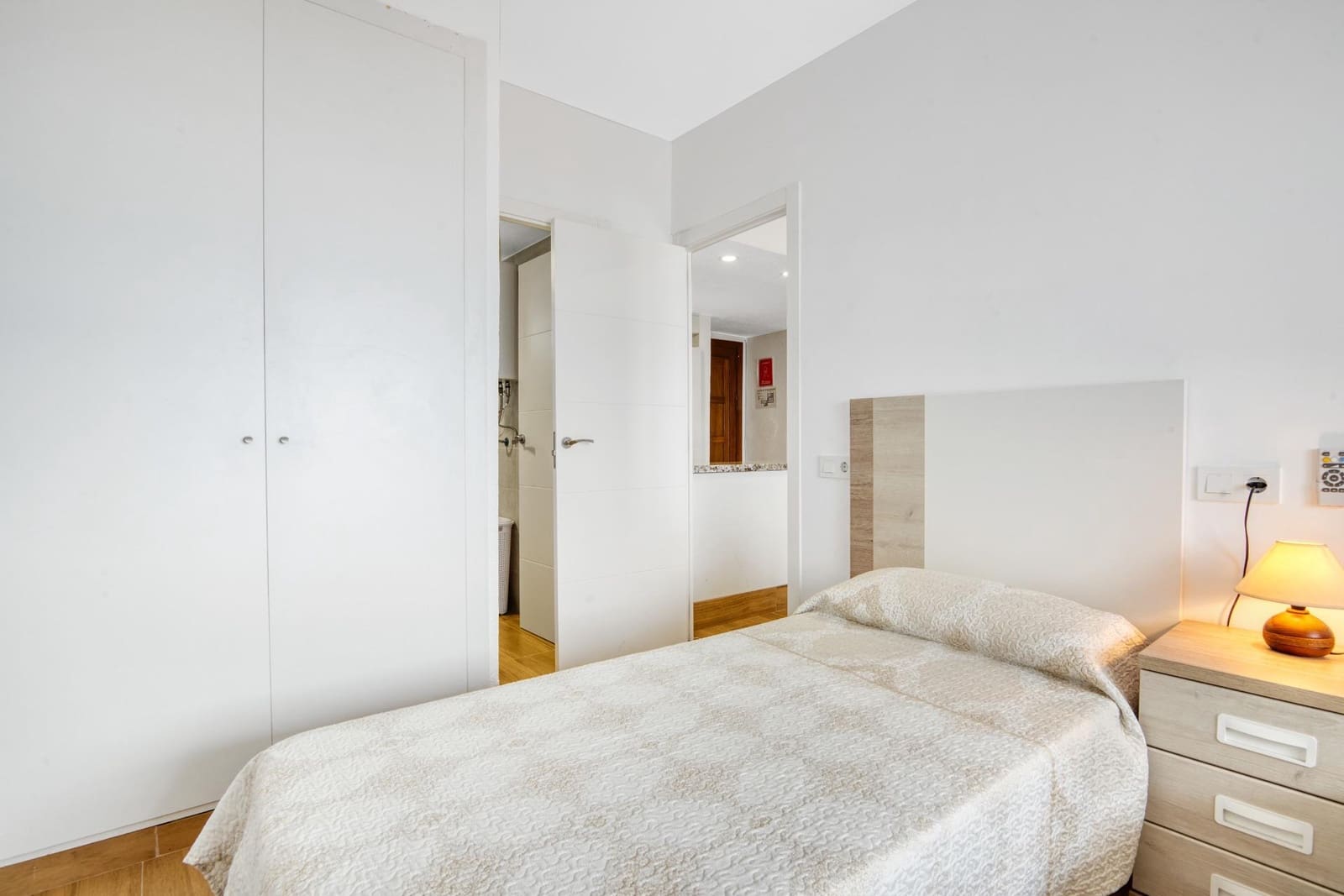 1 Zimmer Apartment zu vermieten in Gandia mit Pool - 570 € (Ref: 9029833)