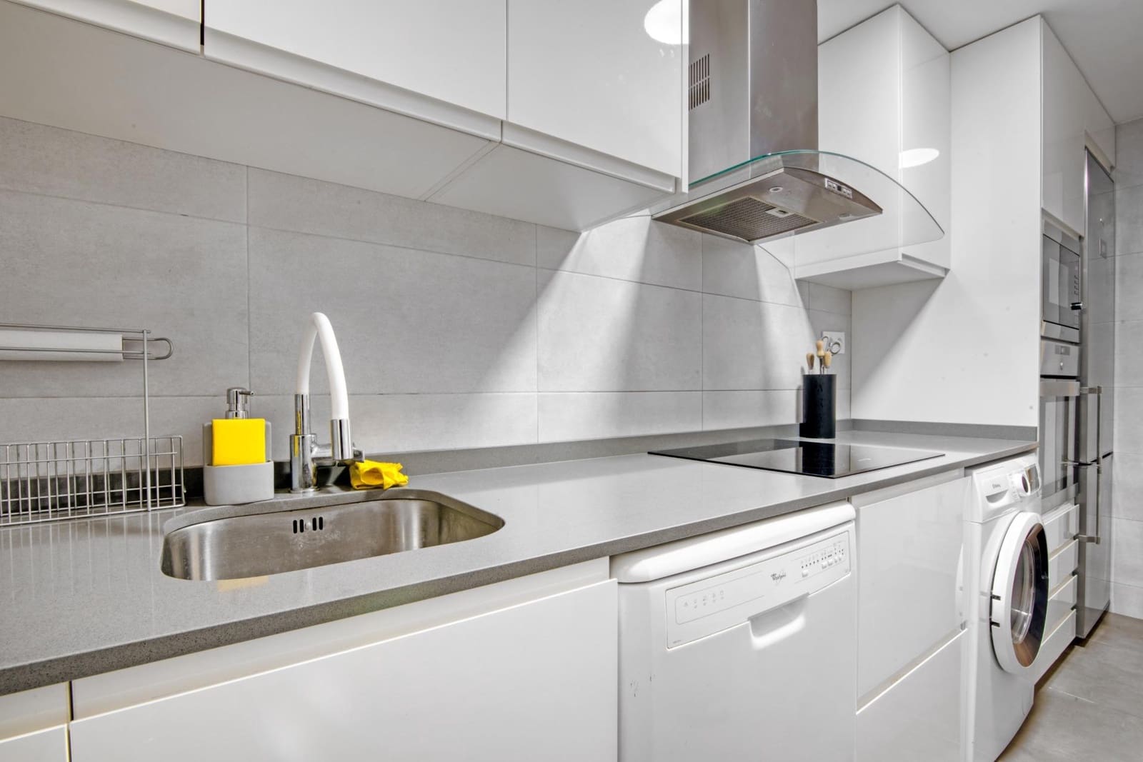 2 Zimmer Apartment zu vermieten in Gandia mit Pool - 580 € (Ref: 9095150)