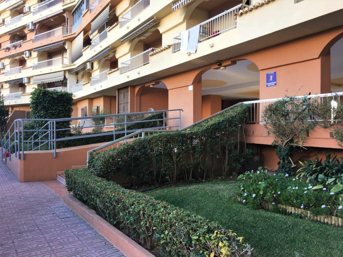 2 Zimmer Apartment zu vermieten in Gandia mit Pool - 580 € (Ref: 9095150)