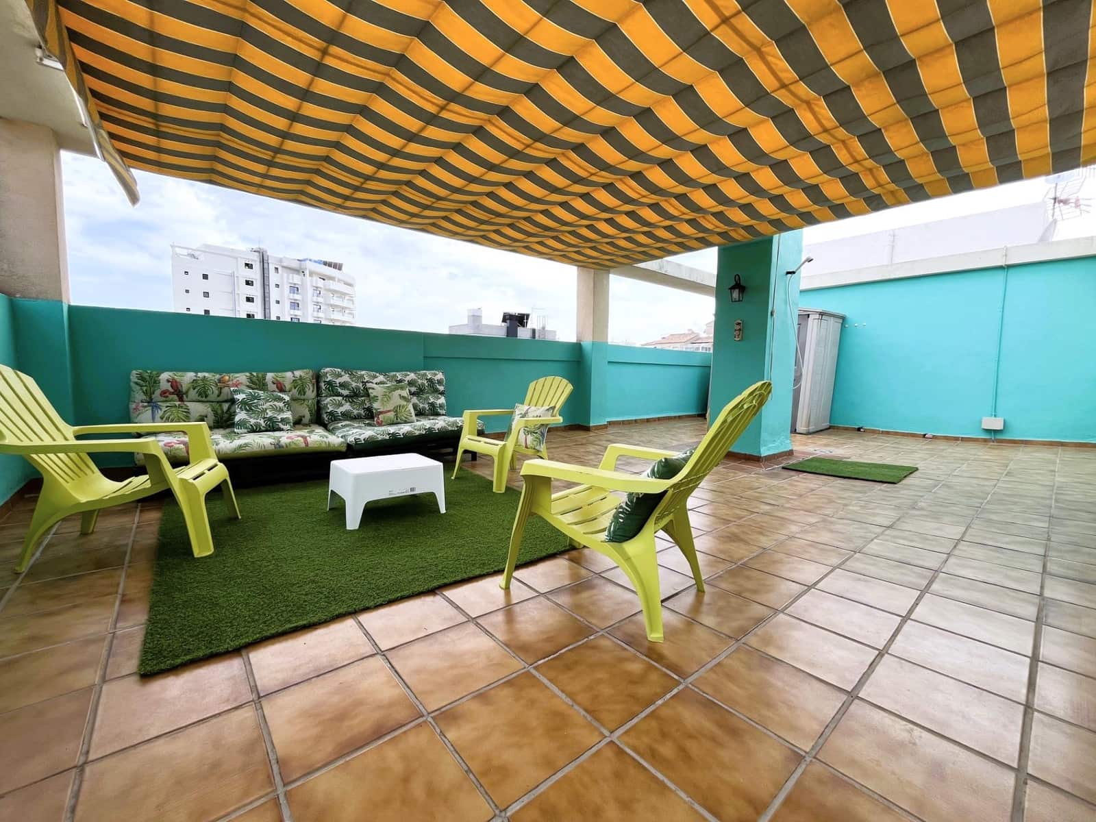 2 sovrum Takvåning att hyra i Gandia med pool garage - 700 € (Ref: 9098979)