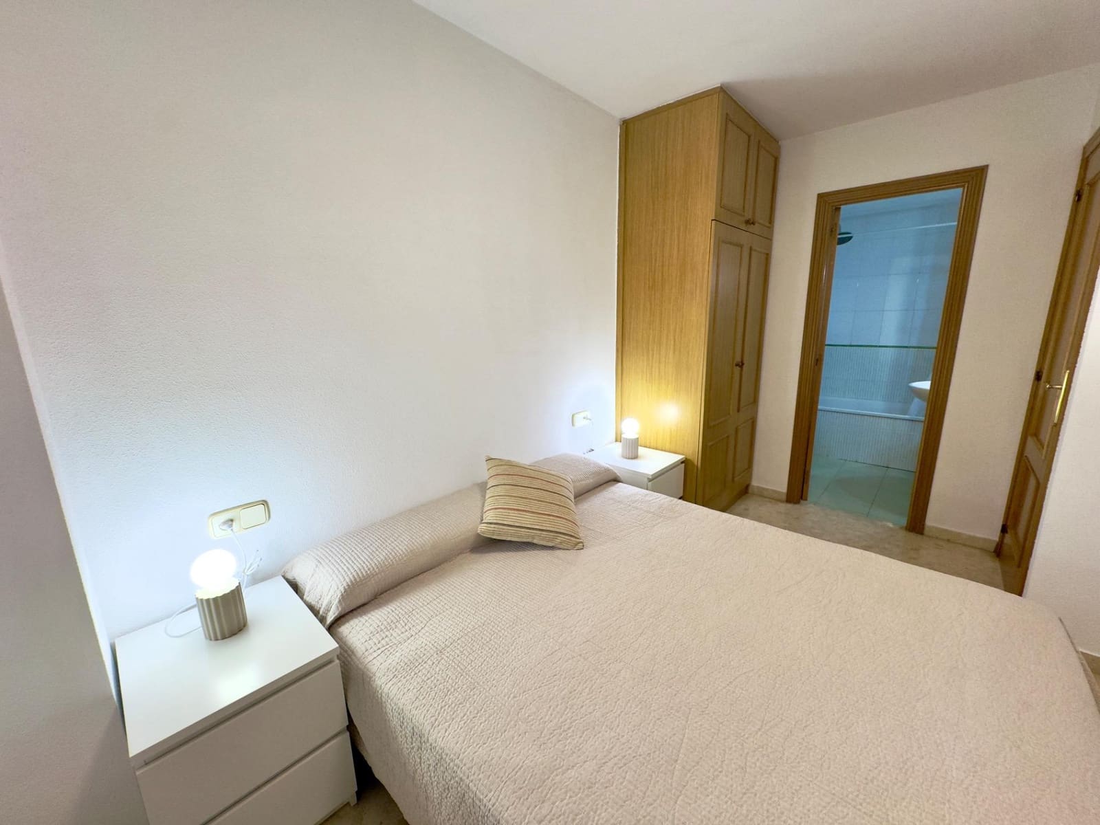 Apartamento de 2 habitaciones en Gandia en alquiler con piscina - 3.100 € (Ref: 9294301)