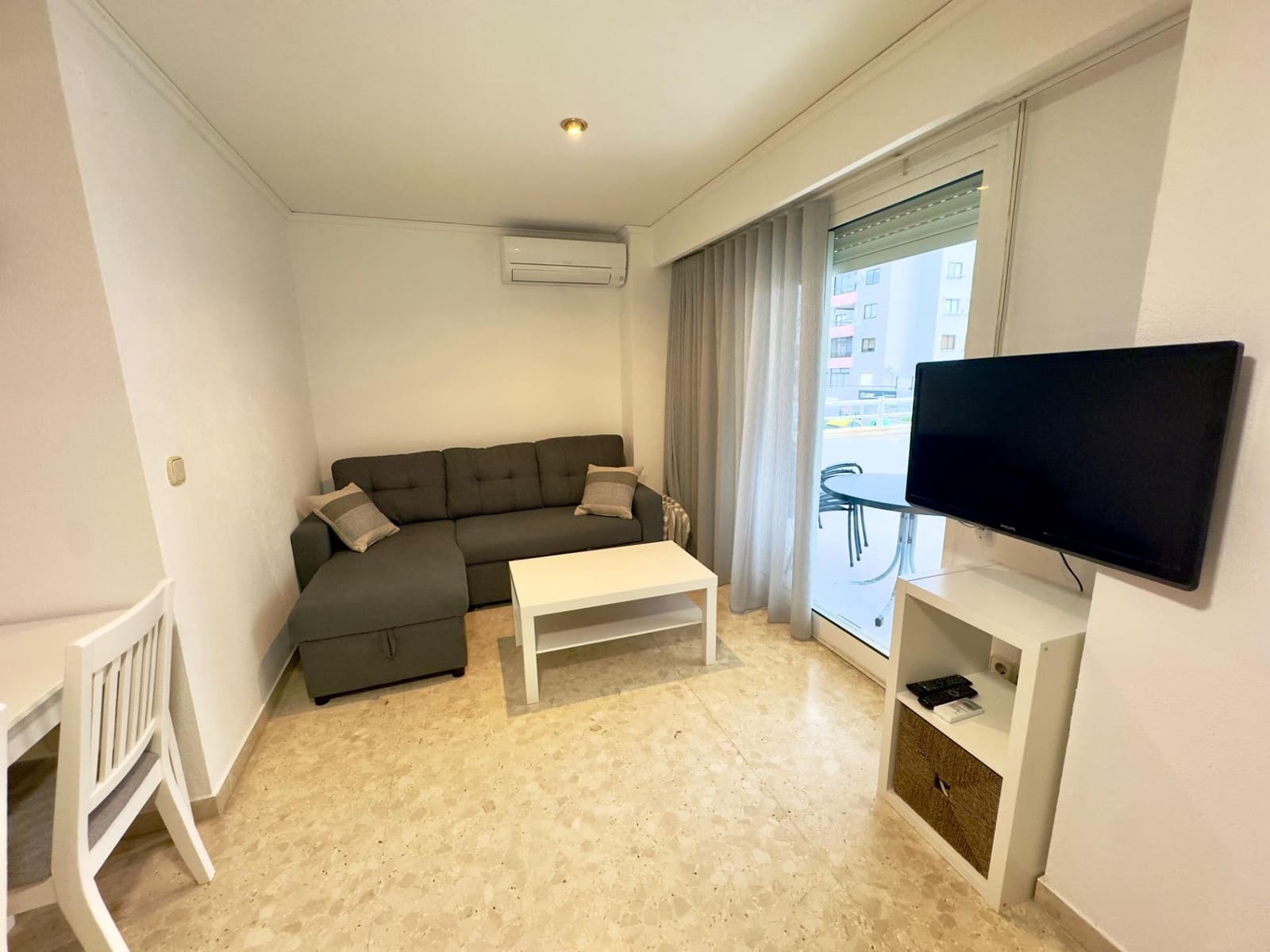 Apartamento de 2 habitaciones en Gandia en alquiler con piscina - 3.100 € (Ref: 9294301)