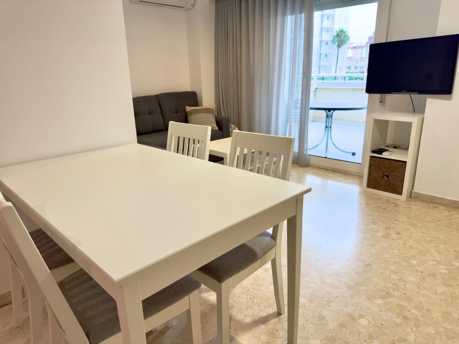 Apartamento de 2 habitaciones en Gandia en alquiler con piscina - 3.100 € (Ref: 9294301)