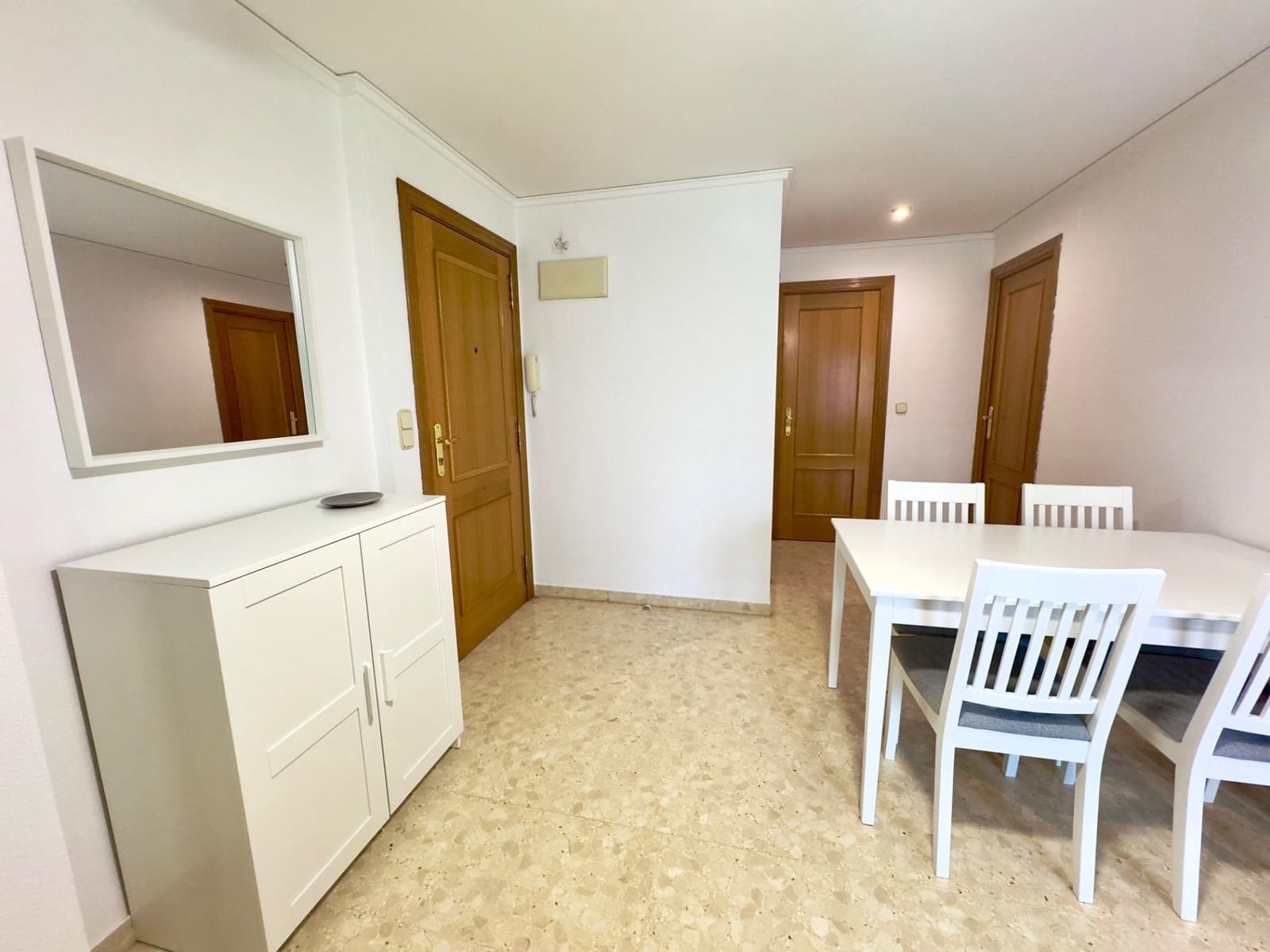 Apartamento de 2 habitaciones en Gandia en alquiler con piscina - 3.100 € (Ref: 9294301)