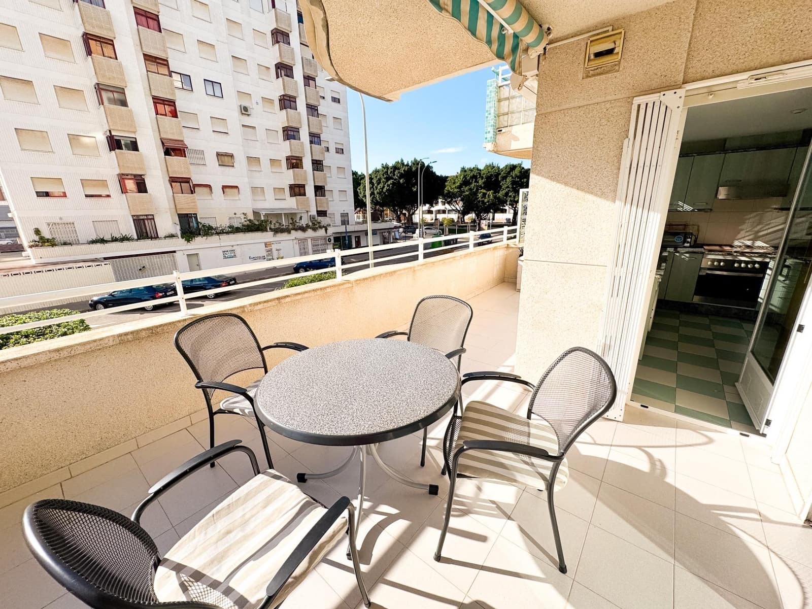 Apartamento de 2 habitaciones en Gandia en alquiler con piscina - 3.100 € (Ref: 9294301)