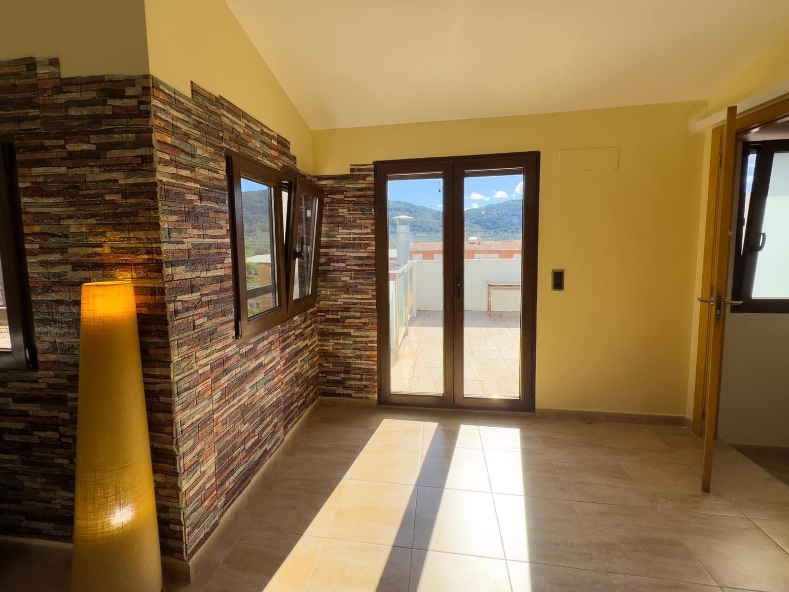 3 makuuhuone Omakotitalo myytävänä paikassa Bocairent - 199 000 € (Ref: 9403303)