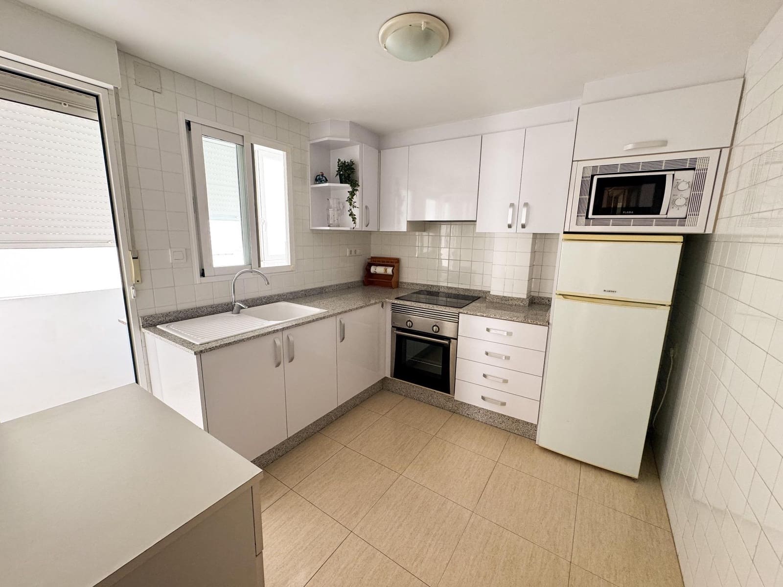 2 soverom Leilighet til leie i Gandia - € 550 (Ref: 9446238)