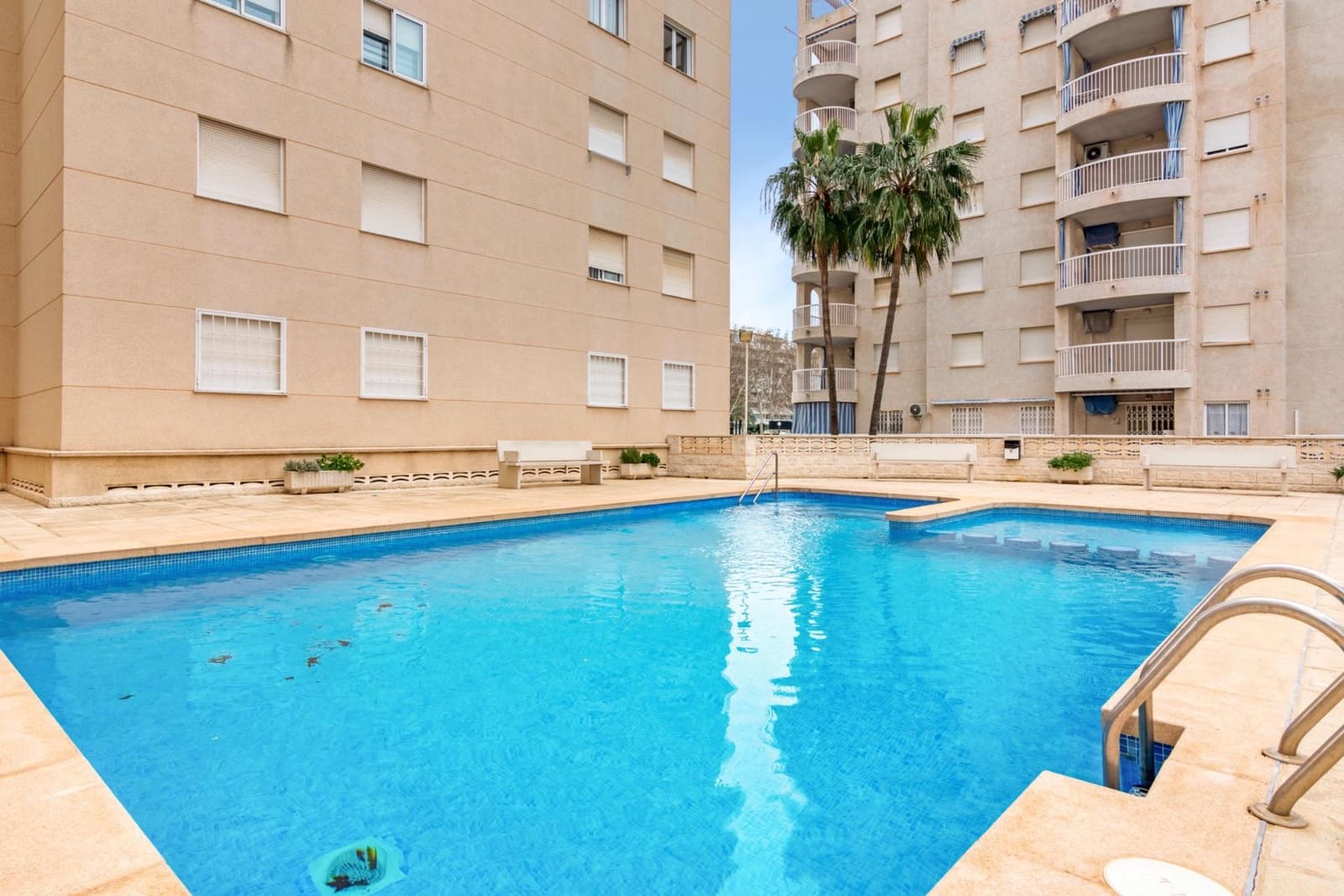 Appartement de 4 chambres à louer à Gandia avec piscine - 3 300 € (Ref: 9530869)
