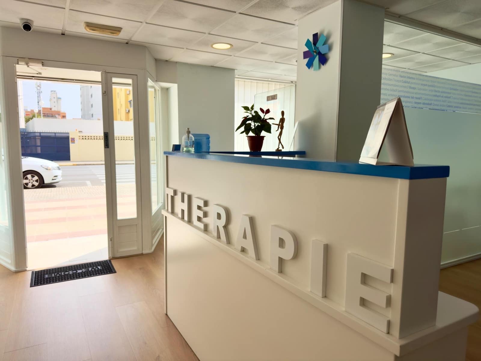 4 bedroom Commercial for rent in Gandia - € 1,000 (Ref: 9829029)
