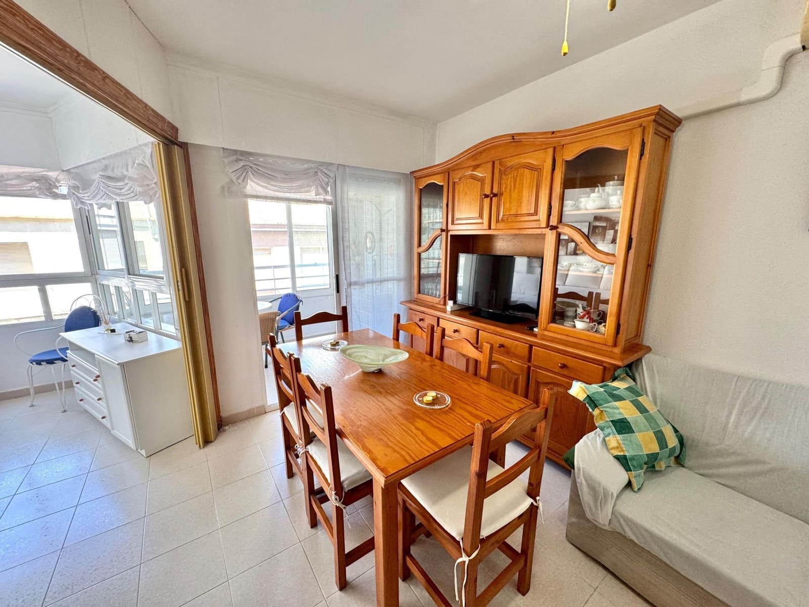 Apartamento de 2 habitaciones en Gandia en alquiler con piscina - 600 € (Ref: 9966602)