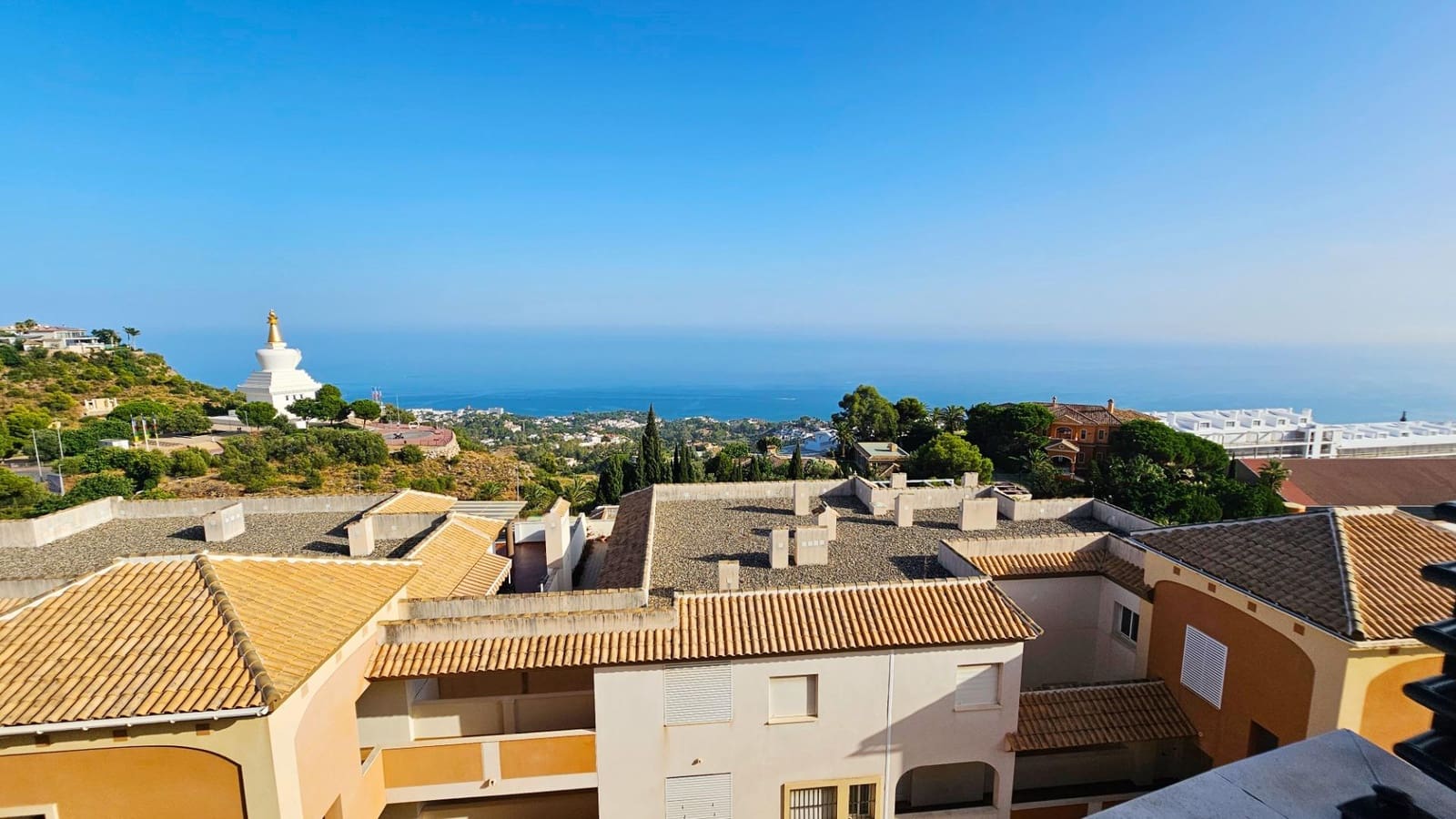 Ático de 2 habitaciones en Benalmádena en alquiler con piscina garaje - 1.450 € (Ref: 10055273)