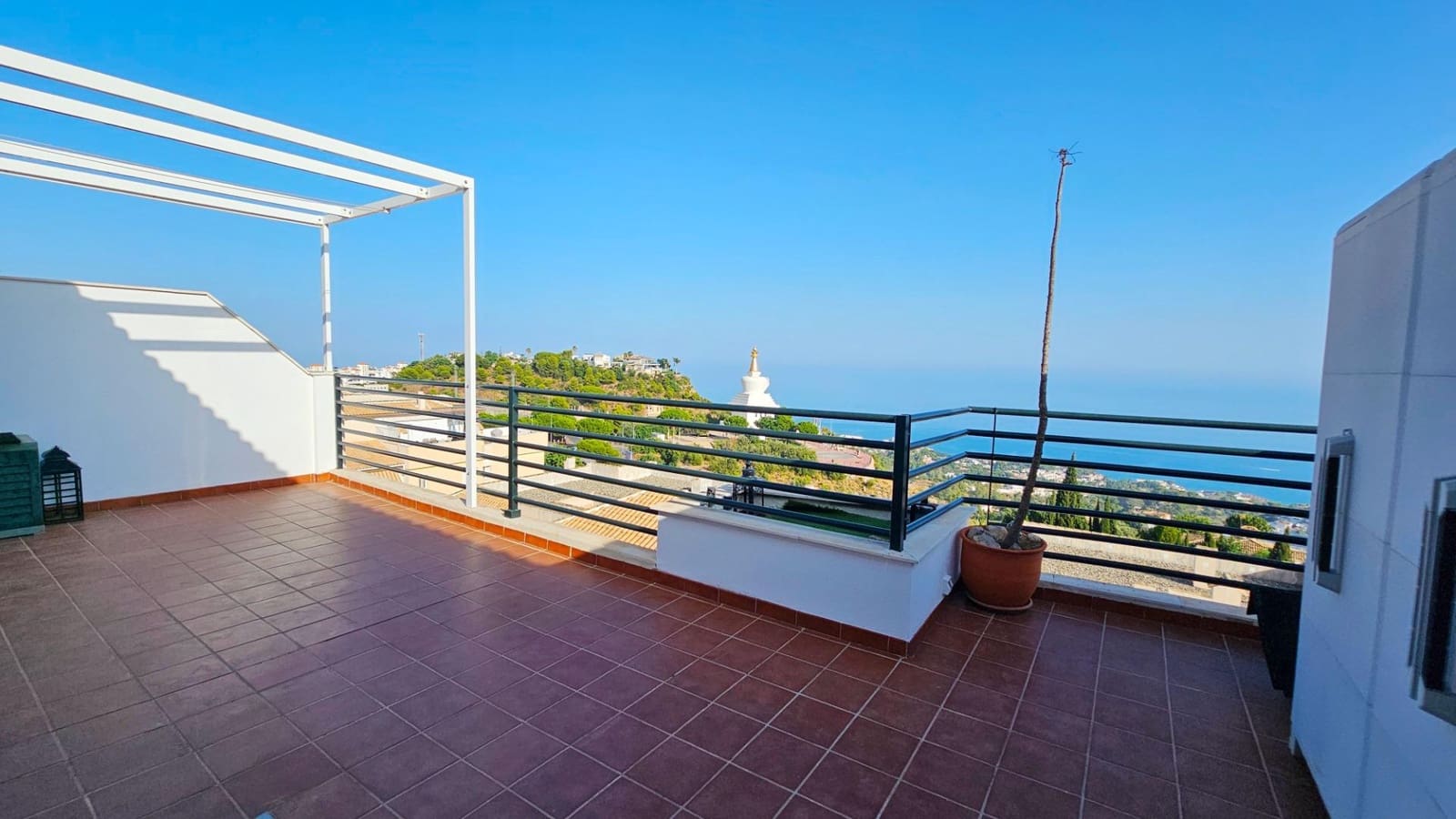 Ático de 2 habitaciones en Benalmádena en alquiler con piscina garaje - 1.450 € (Ref: 10055273)