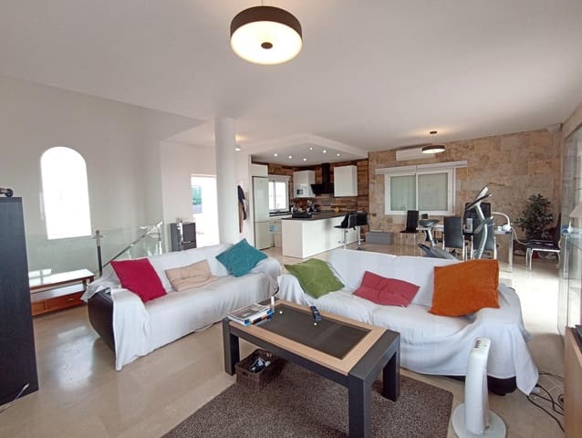 4 sypialnia Willa na sprzedaż w Benalmádena z basenem garażem - 1 170 000 € (Ref: 8373778)